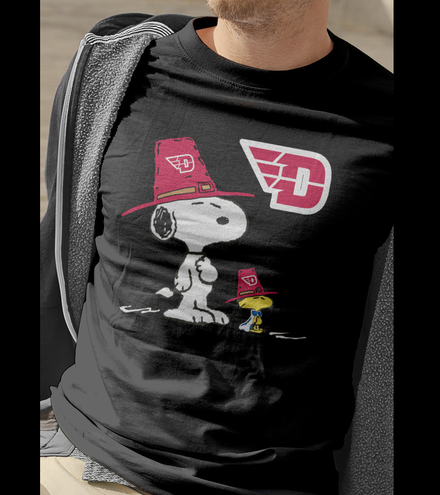 Dayton Flyers Snoopy And Woodstock Pilgrim Hats T-Shirt