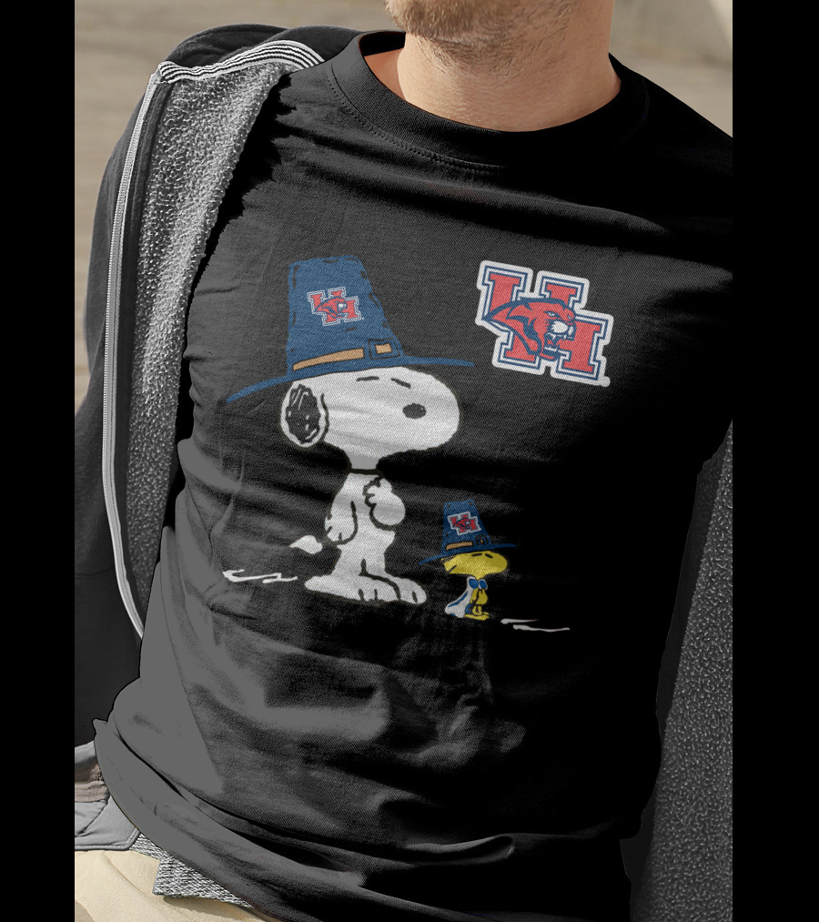 UH Cougars Snoopy And Woodstock Pilgrim Hats T-Shirt