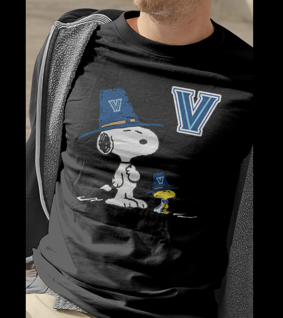 Villanova Snoopy Woodstock V Hat Peanuts T-Shirt