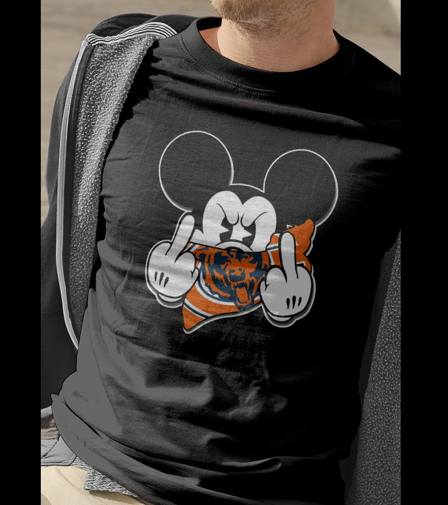 Mickey Mouse Chicago Bears Middle Finger Gesture T-Shirt