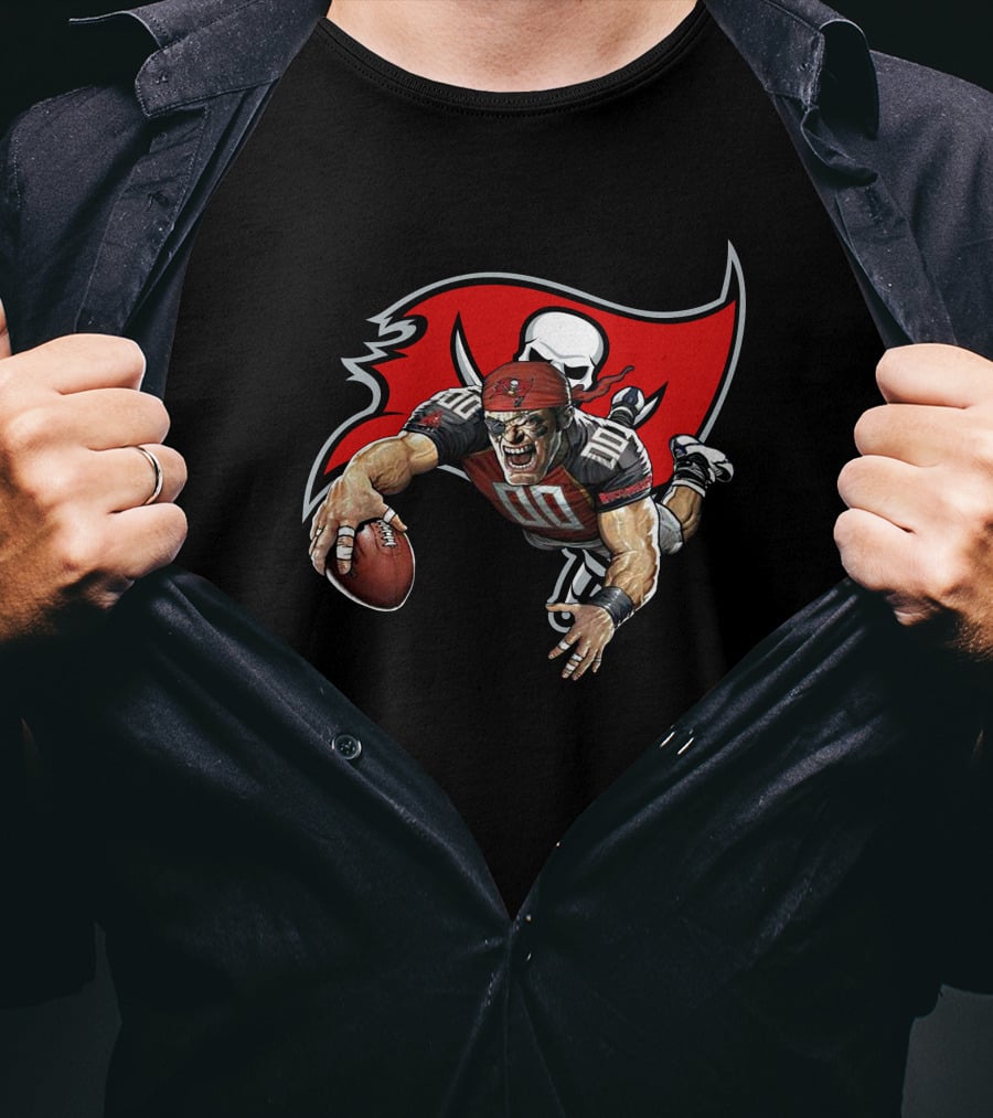 Tampa Bay Buccaneers Football Player Dive With Team T-Shirt