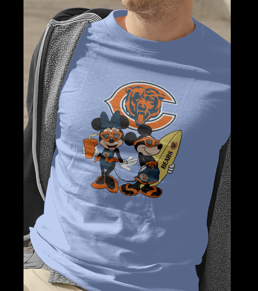 Bears Mickey Happy Vacation Chicago Football Theme Minnie And Mickey Beach Fun T-Shirt
