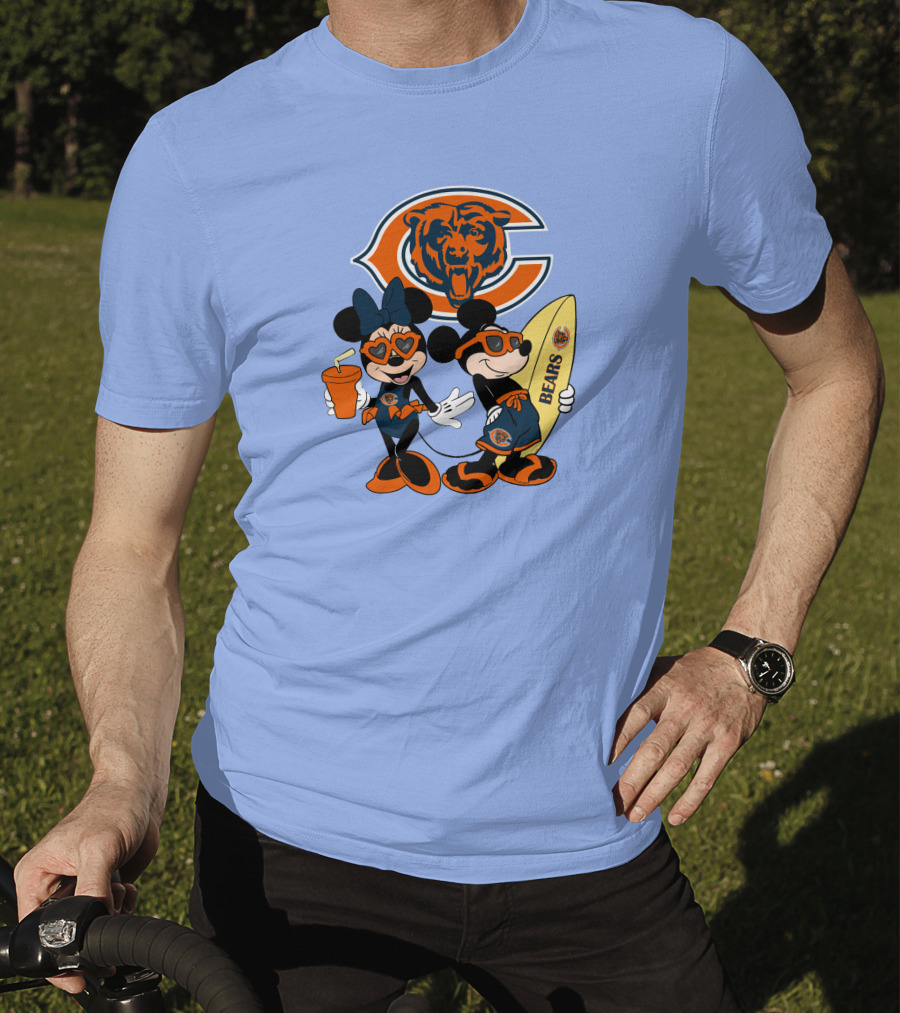 Bears Mickey Happy Vacation Chicago Football Theme Minnie And Mickey Beach Fun T-Shirt