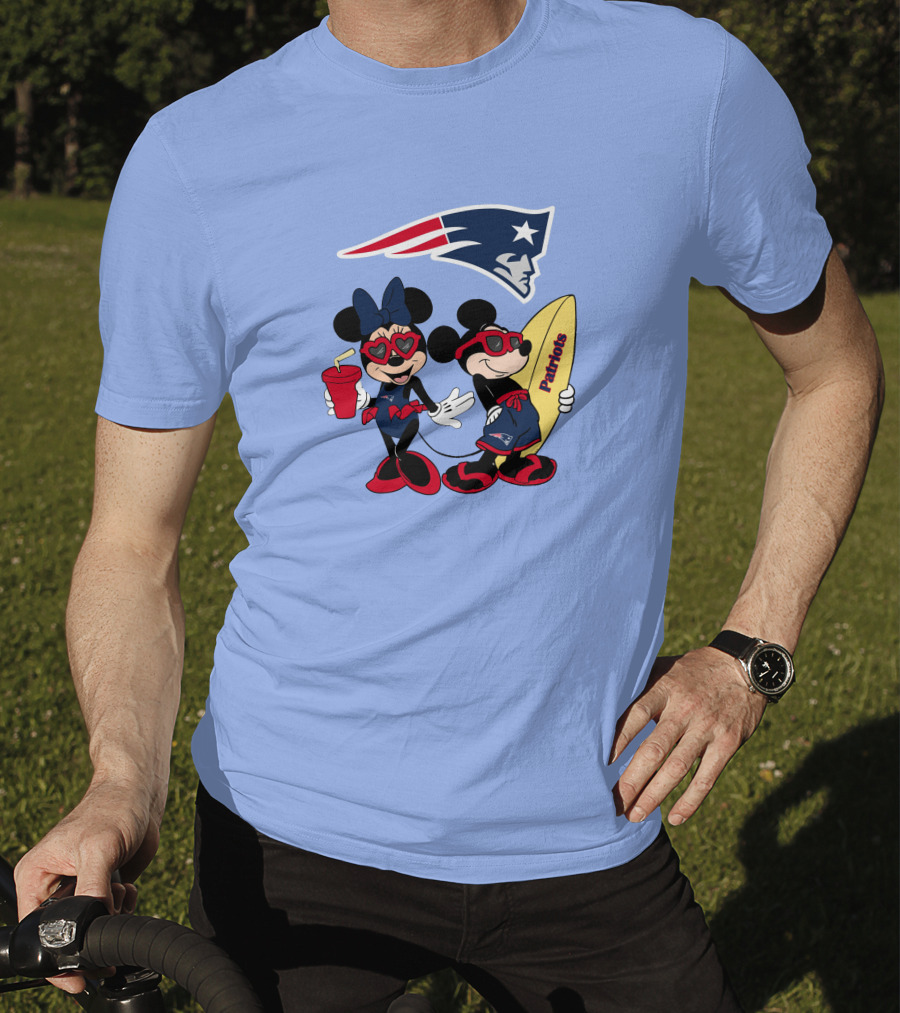 Patriots Mickey And Minnie Vacation With Surfboard And Drink T-Shirt