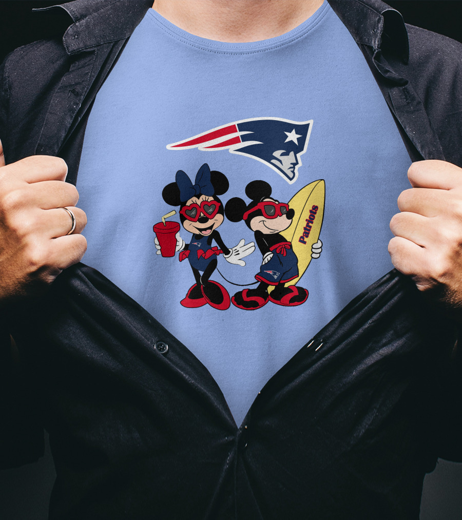 Patriots Mickey And Minnie Vacation With Surfboard And Drink T-Shirt