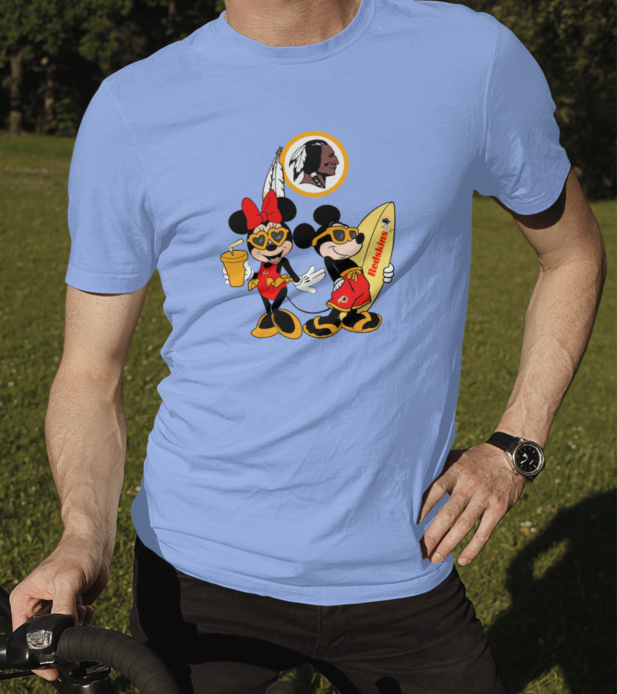 Redskins Mickey And Minnie Vacation Fun With Surfboard And Drink T-Shirt