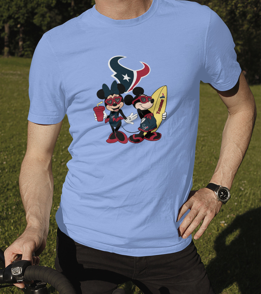 Texans Mickey And Minnie Happy Vacation Surfboard And Drink T-Shirt