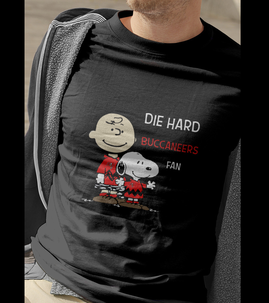 Die Hard Buccaneers Fan Snoopy And Charlie Brown T-Shirt