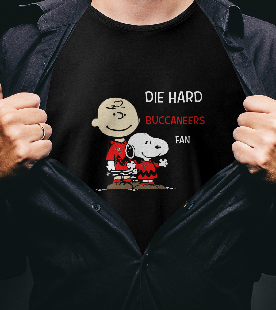 Die Hard Buccaneers Fan Snoopy And Charlie Brown T-Shirt