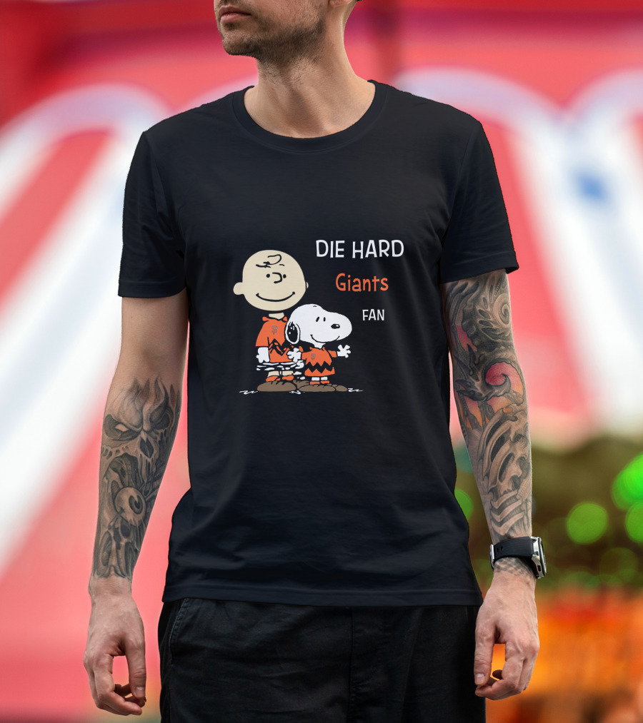 Die Hard Giants Fan Snoopy With Charlie Brown T-Shirt