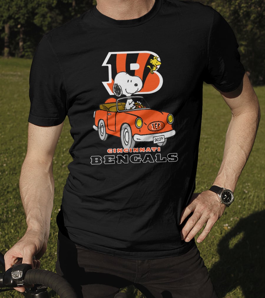 Cincinnati Bengals Snoopy Driving Woodstock Car NFL Peanuts T-Shirt