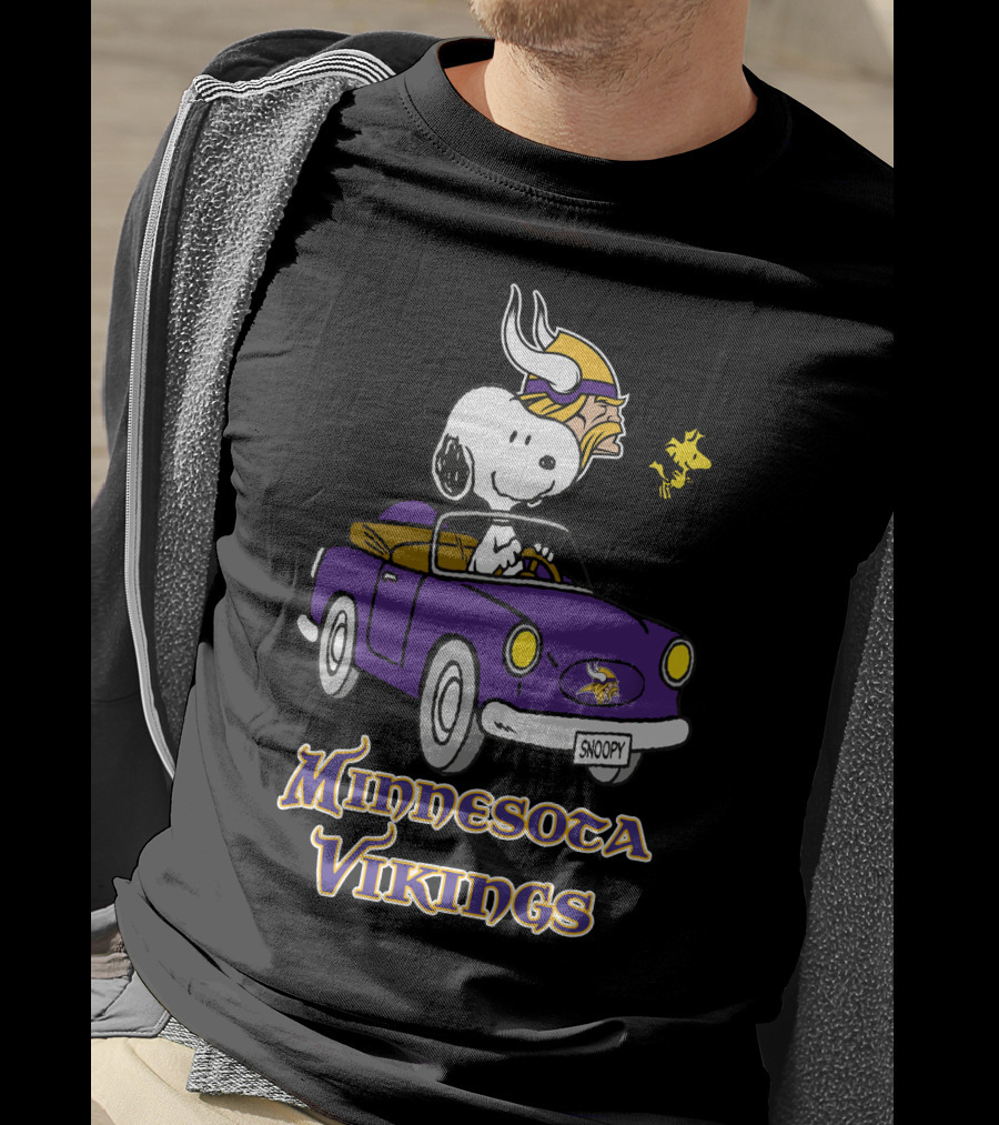 Minnesota Vikings Snoopy Car Ride T-Shirt