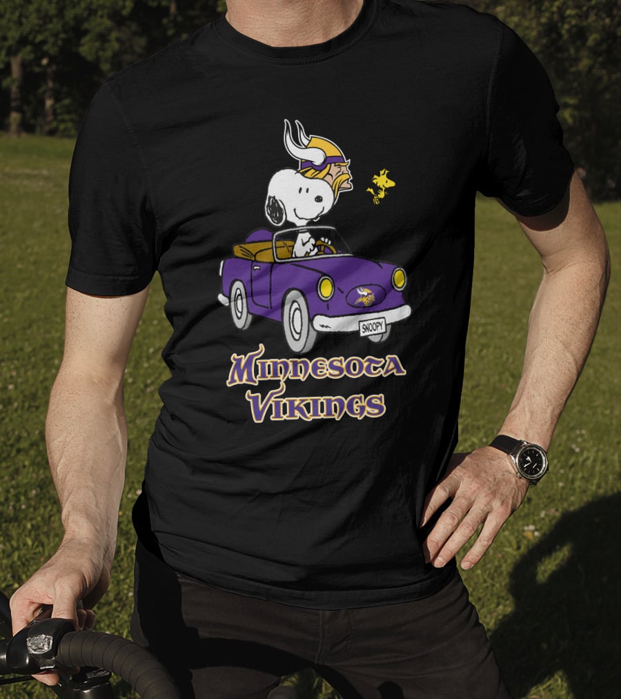 Minnesota Vikings Snoopy Car Ride T-Shirt