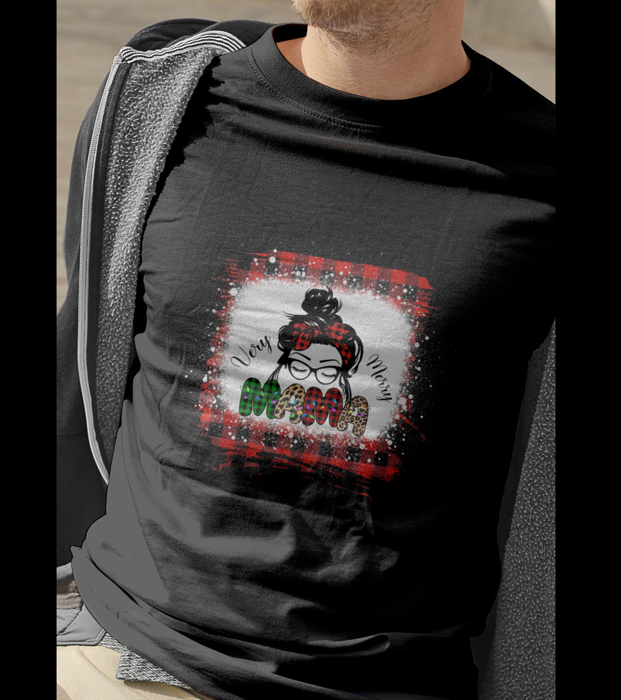 Very Merry Mama Christmas Plaid Bun Glasses T-Shirt
