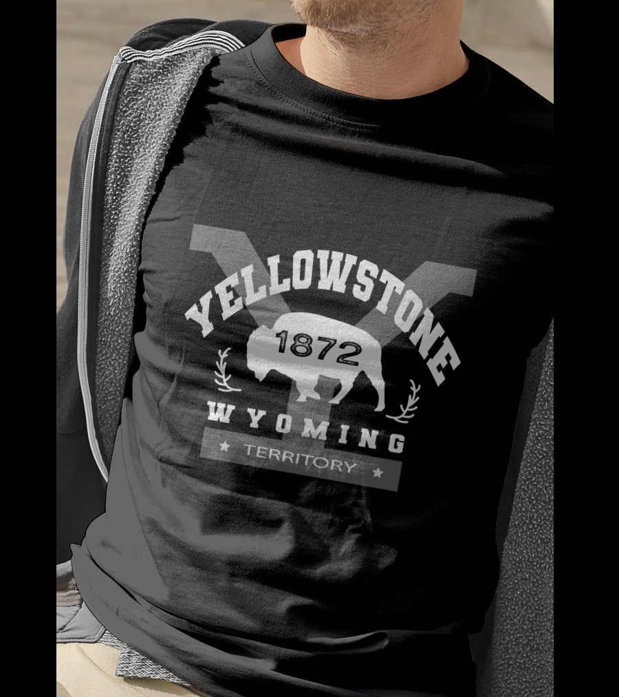 Yellowstone 1872 Wyoming Territory Buffalo Emblem T-Shirt