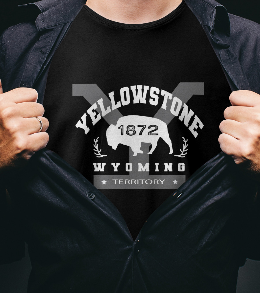 Yellowstone 1872 Wyoming Territory Buffalo Emblem T-Shirt