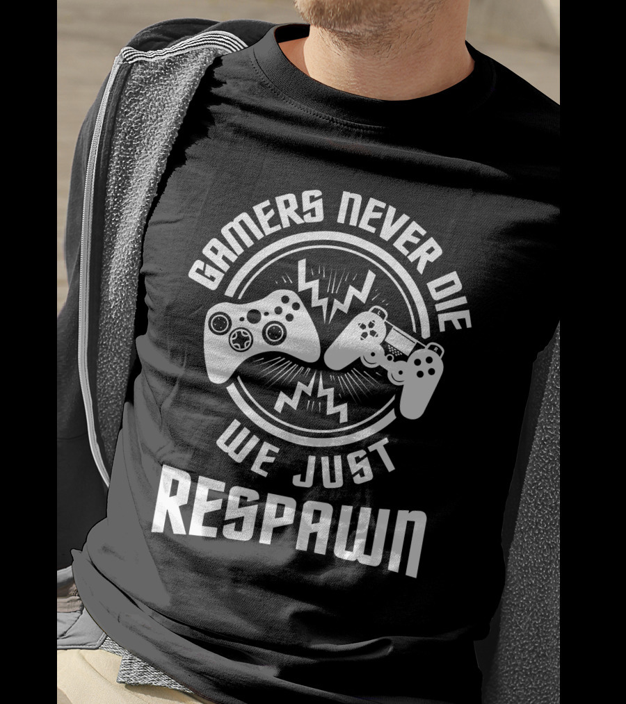 Gamers Never Die We Just Respawn With Dual Game Controllers And Lightning Bolts T-Shirt