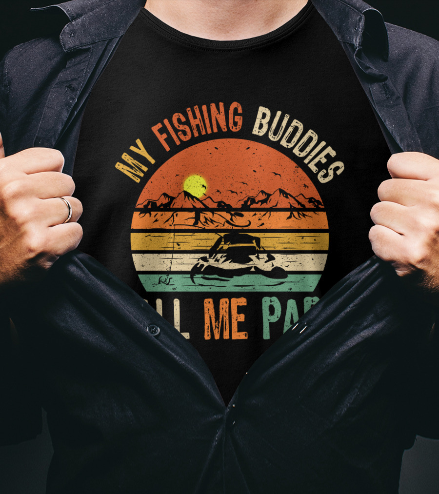 My Fishing Buddies Call Me Papa Vintage Fisherman Retro Sunset T-Shirt