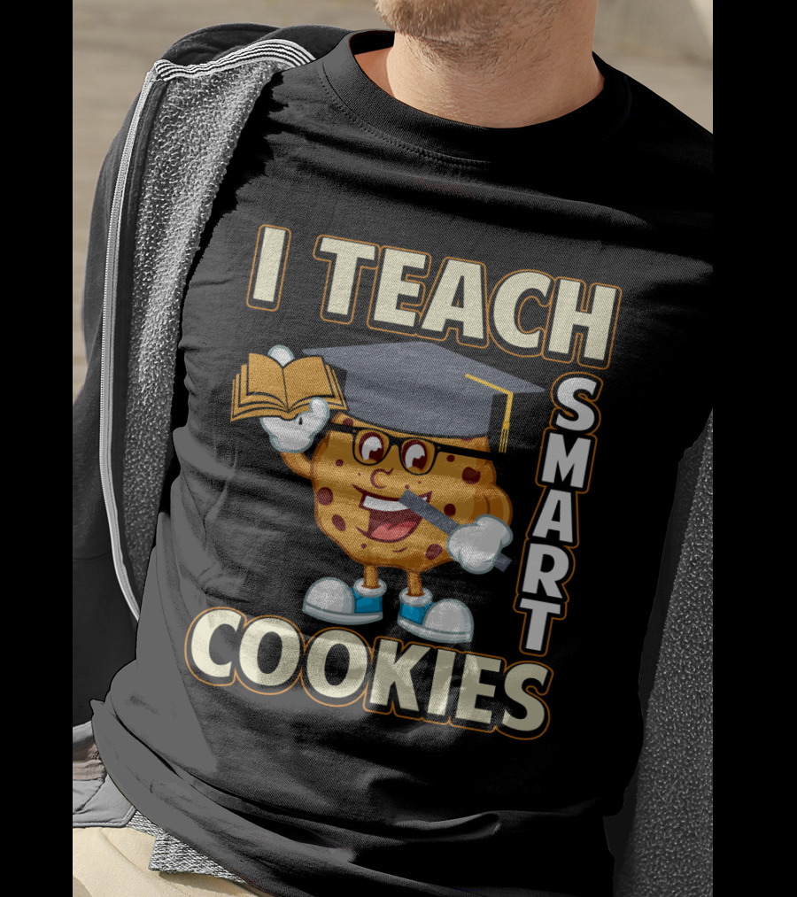 I Teach Smart Cookies Graduation Cap Book Teacher T-Shirt