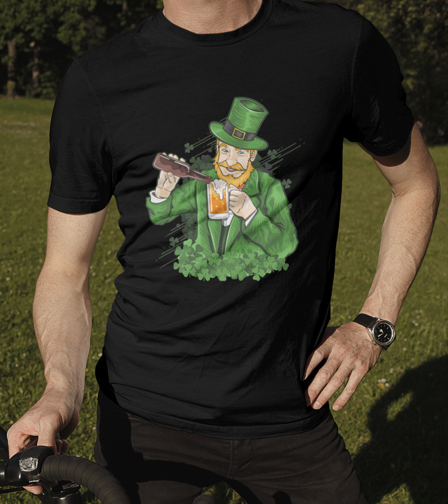 St Patrick's Day Leprechaun Pouring Shamrock Beer T-Shirt
