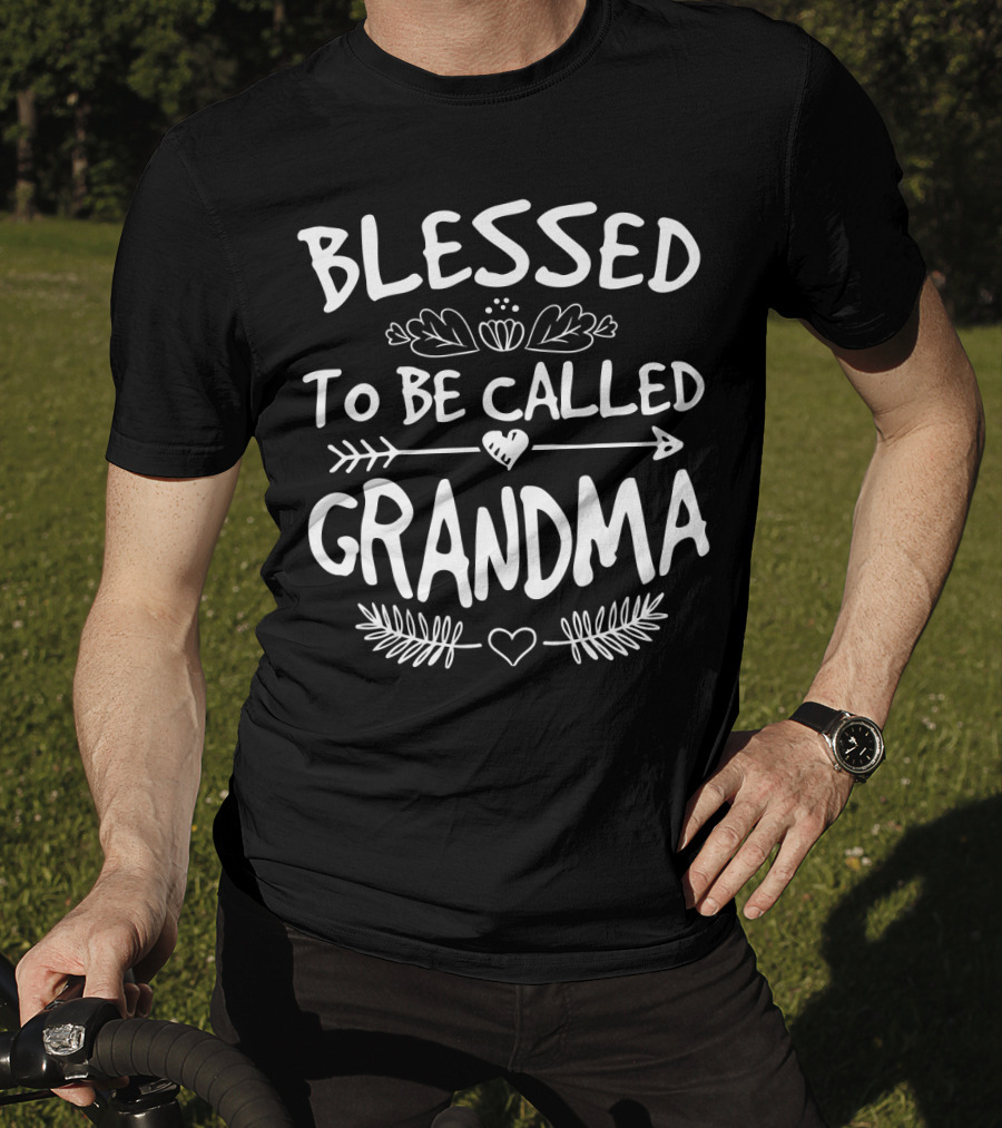 Blessed To Be Called Grandma With Heart And Arrow Motif T-Shirt