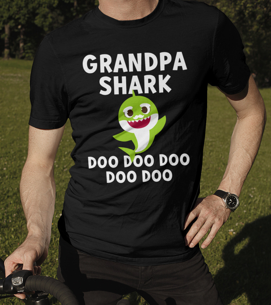 Grandpa Shark Doo Doo Doo Doo Mens Pinkfong T-Shirt