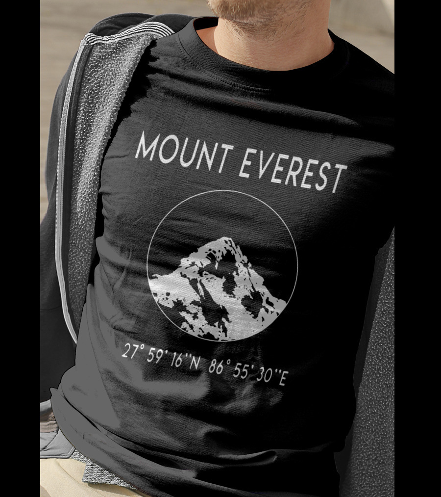 MOUNT EVEREST 27° 59' 16 N 86° 55' 30 E T-Shirt