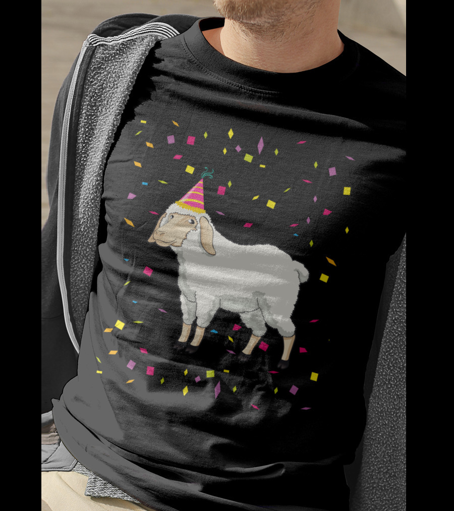 Funny Birthday Sheep With Party Hat And Confetti T-Shirt