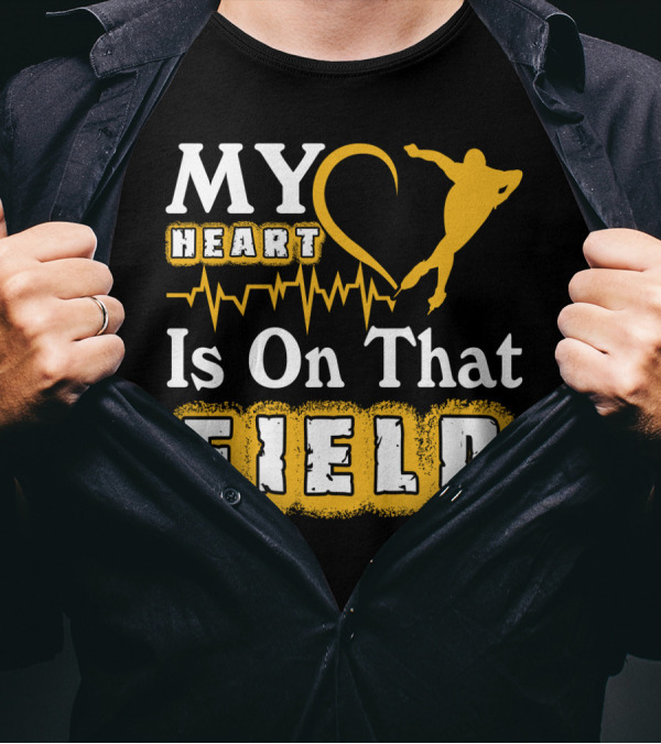 My Heart Is On That Field Skating With Skater And Heartbeat T-Shirt