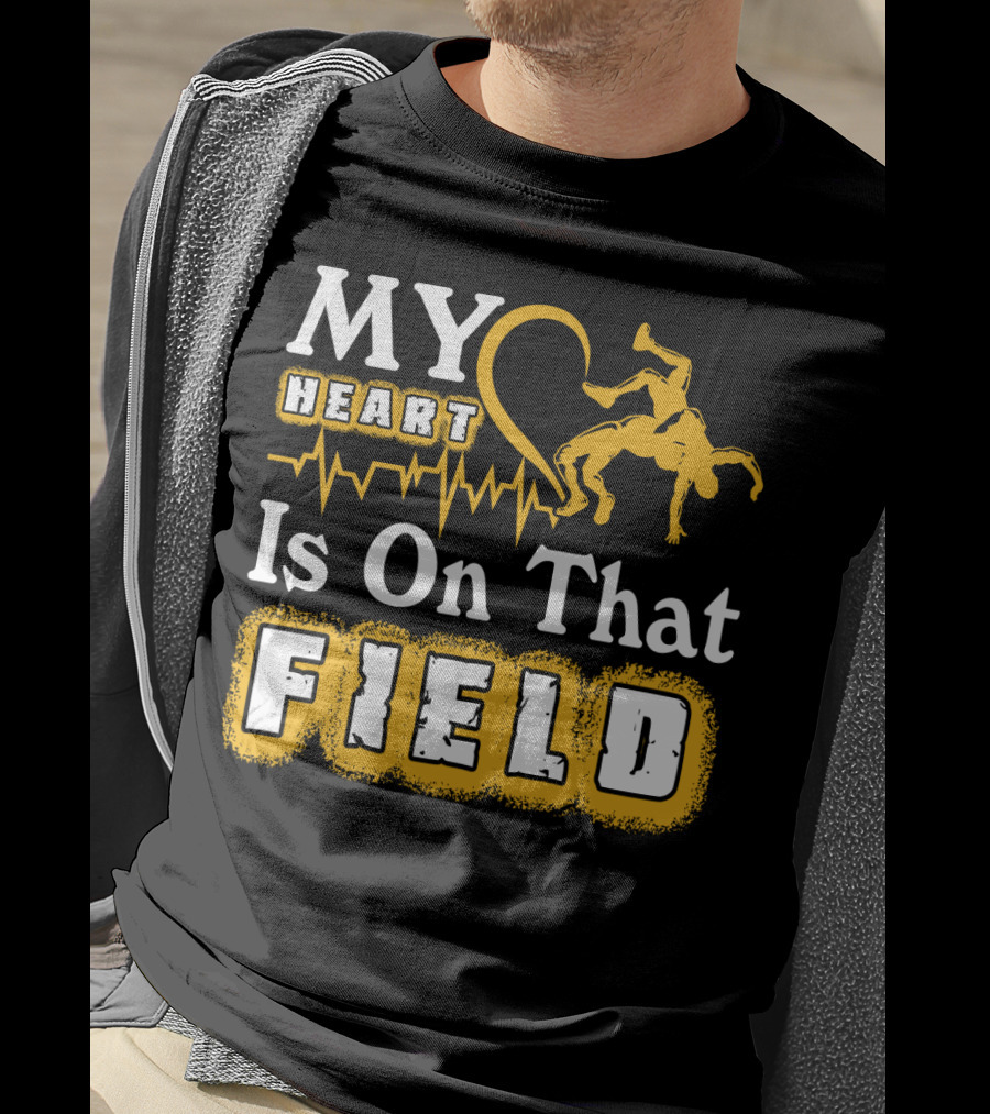 My Heart Is On That Field Wrestling Heartbeat Wrestlers T-Shirt