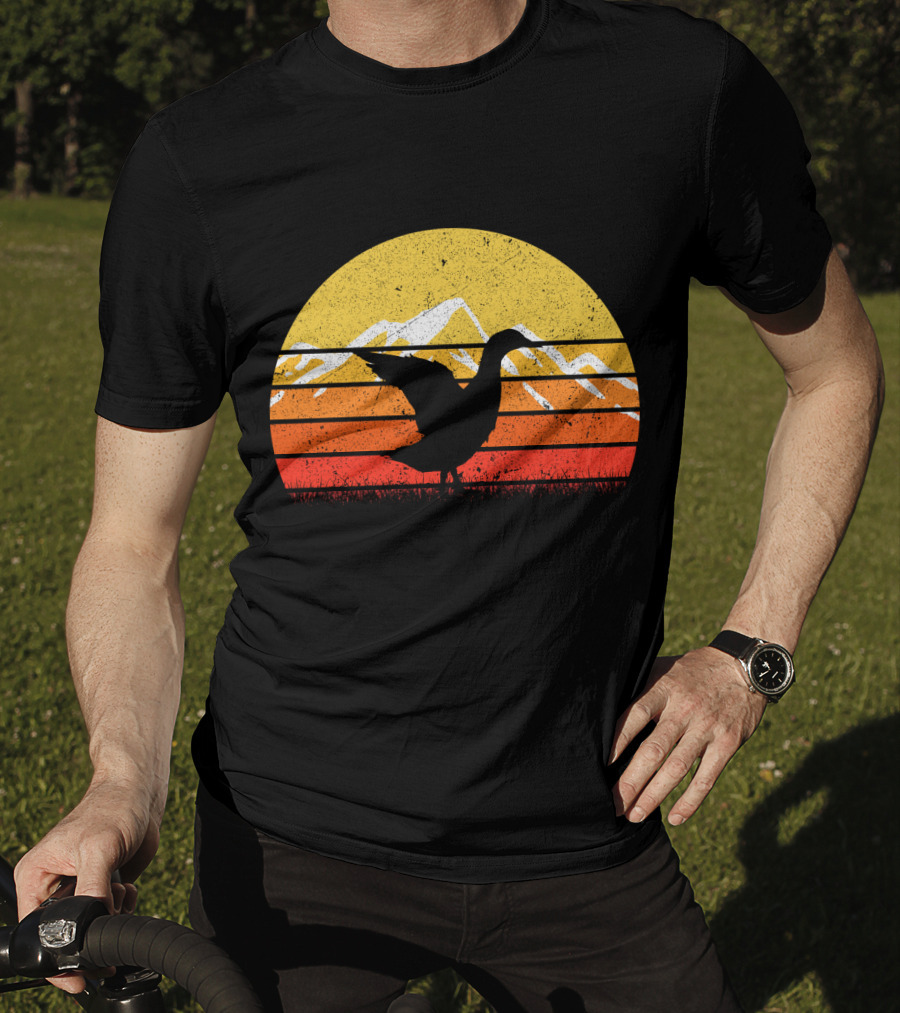 Retro Vintage Duck Silhouette With Sunset And Mountain Stripes T-Shirt