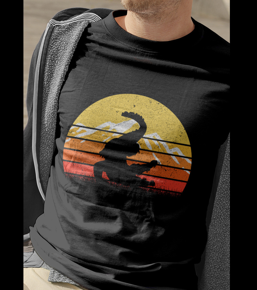 Retro Vintage Alligator Sunset Mountain T-Shirt