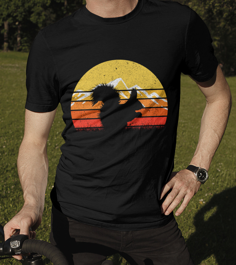 Retro Vintage Squirrel Sunset Silhouette With Mountains T-Shirt