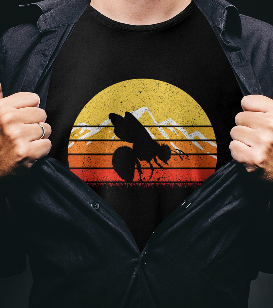 Retro Vintage Bee Sunburst With Mountain T-Shirt