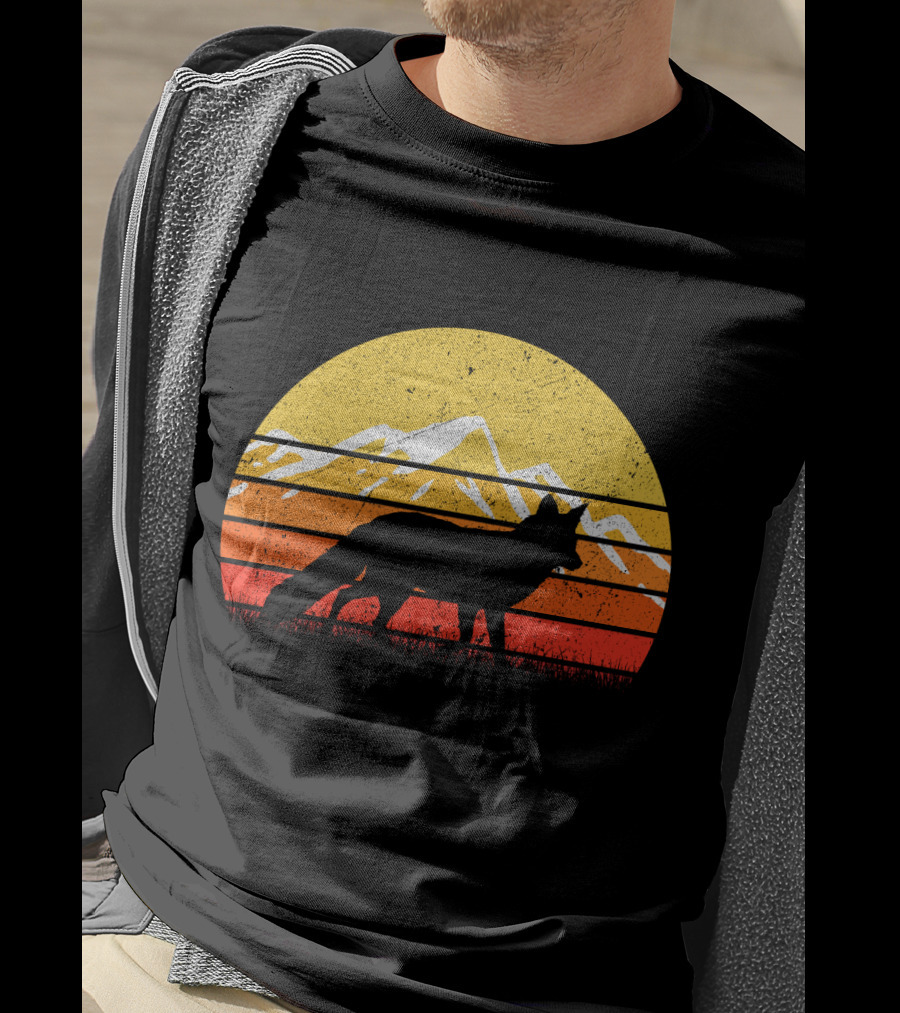 Retro Vintage Fox Silhouette With Mountains And Sunset Stripes T-Shirt