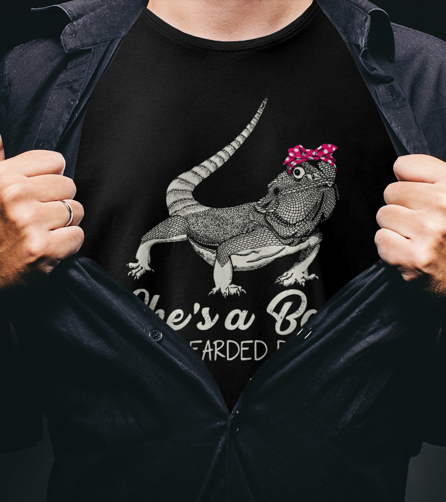 She's A Bad Mama Bearded Dragon With Polka Dot Bow T-Shirt