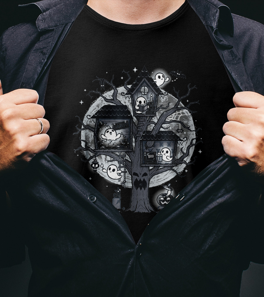 Halloween Clubhouse Spooky Treehouse With Ghosts Under Full Moon T-Shirt