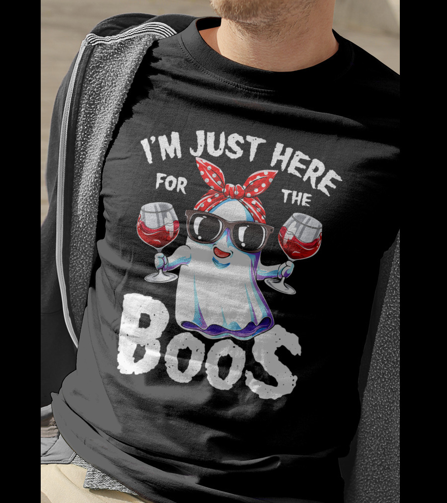 I'm Just Here For The Boos Funny Halloween Women Ghost Holding Wine Glasses T-Shirt