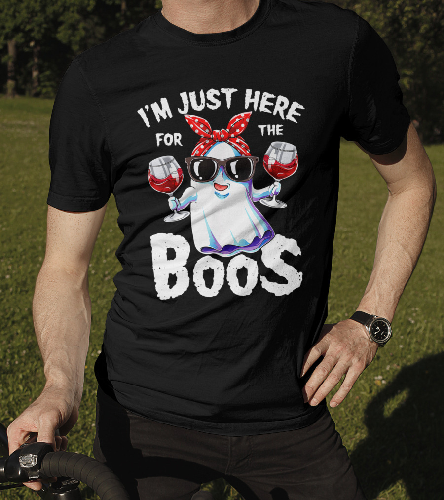 I'm Just Here For The Boos Funny Halloween Women Ghost Holding Wine Glasses T-Shirt