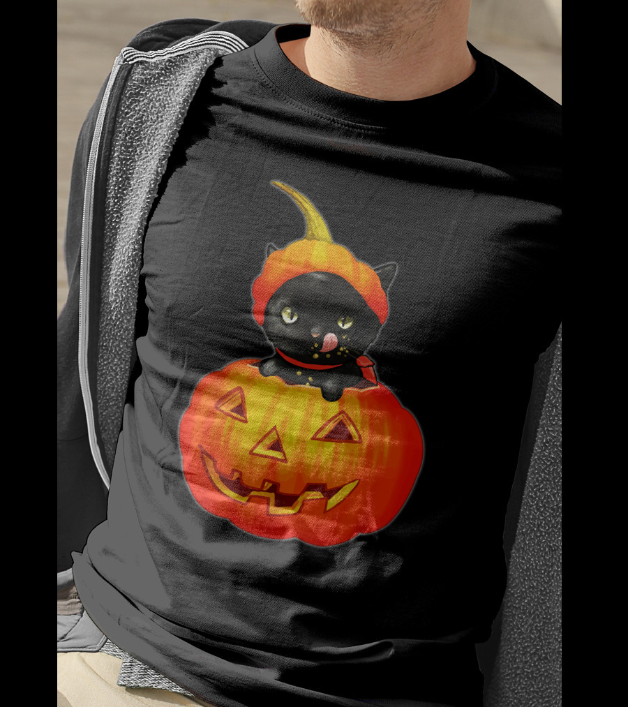 Funny Halloween Cats And Pumpkins With Scary Black Cat T-Shirt
