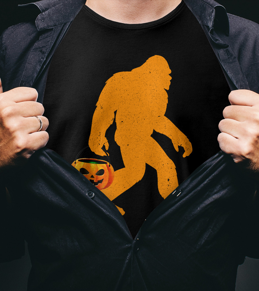 Funny Bigfoot Halloween Jack-o'-Lantern T-Shirt