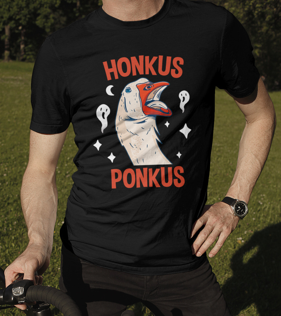 Honkus Ponkus Funny Halloween Duck With Ghosts And Stars T-Shirt