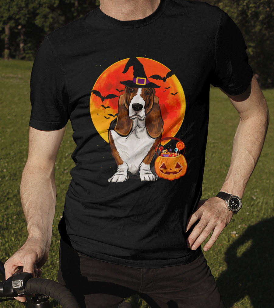 Basset Hound Witch Hat Halloween Pumpkin Candy Holder With Full Moon And Bats T-Shirt