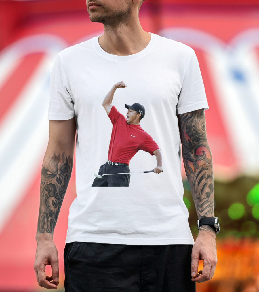 Tiger Woods Golf Victory Red Putter T-Shirt