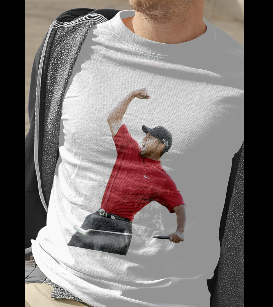 Tiger Woods Golf Victory Red Putter T-Shirt