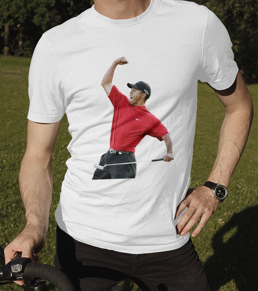 Tiger Woods Golf Victory Red Putter T-Shirt