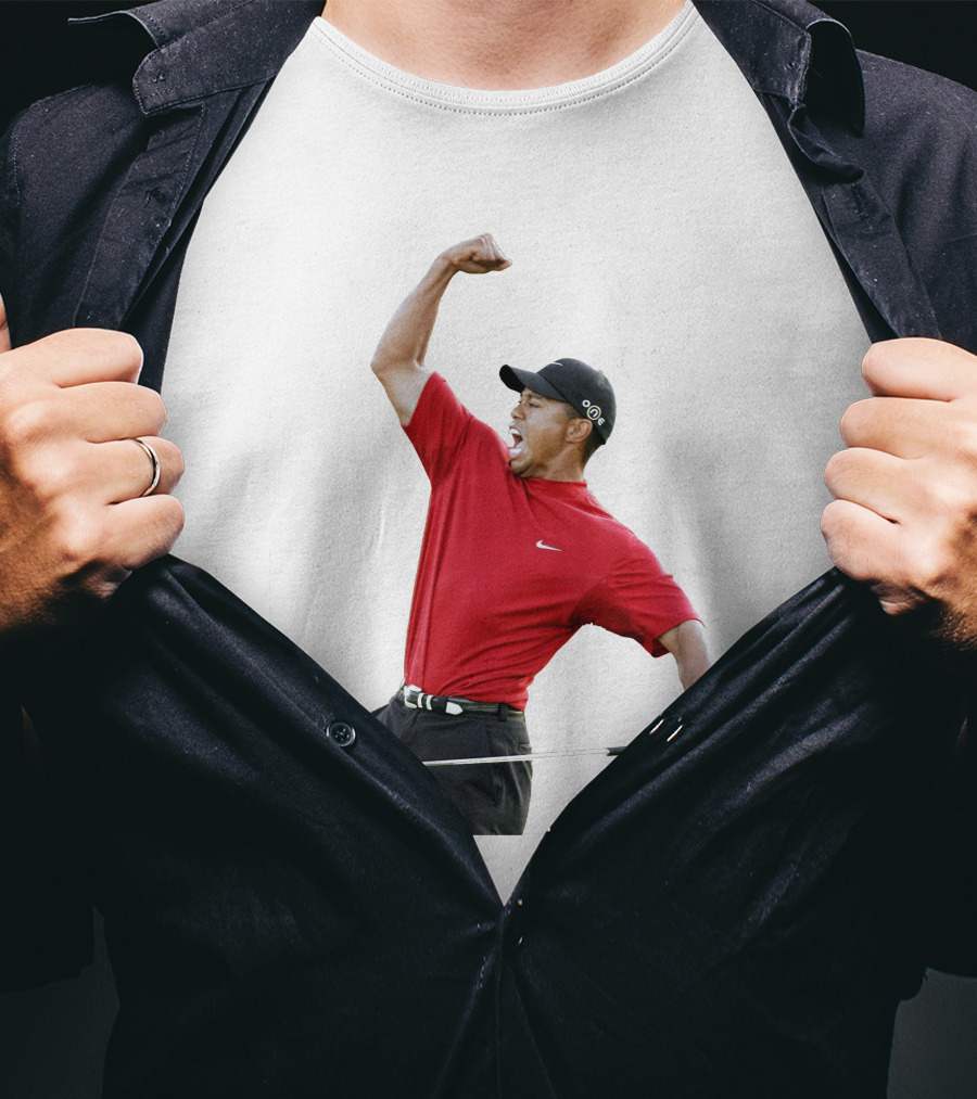 Tiger Woods Golf Victory Red Putter T-Shirt