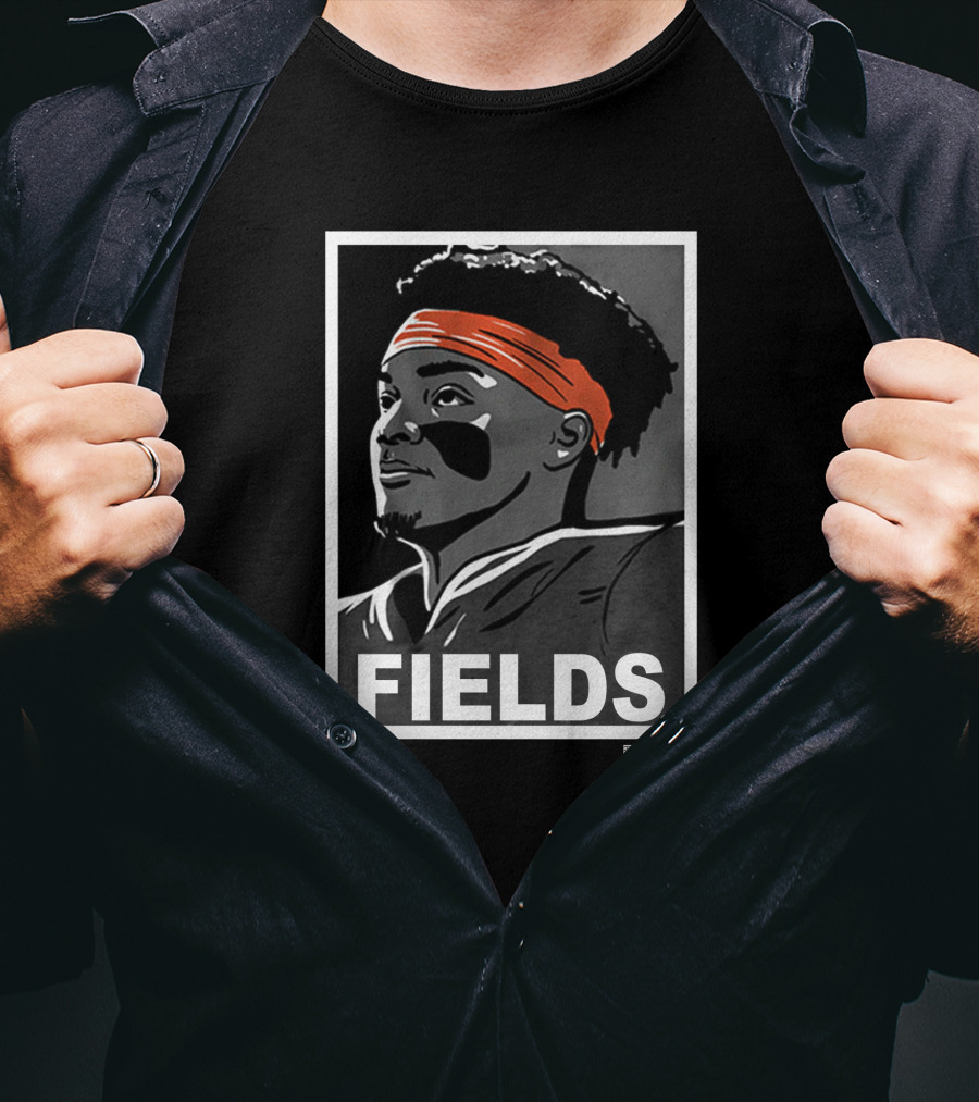 FIELDS NFLPA Black And White Portrait With Orange Headband T-Shirt