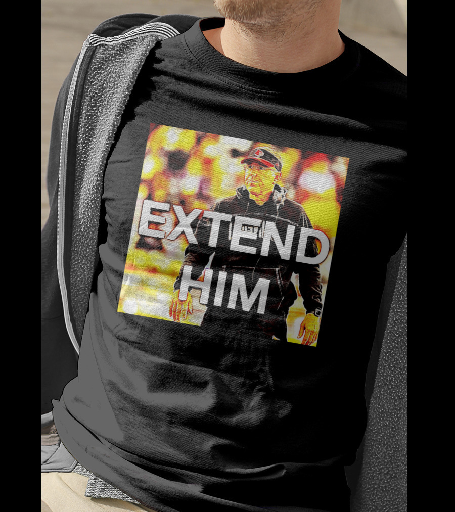 EXTEND HIM Coach With Headset And Red Cap T-Shirt