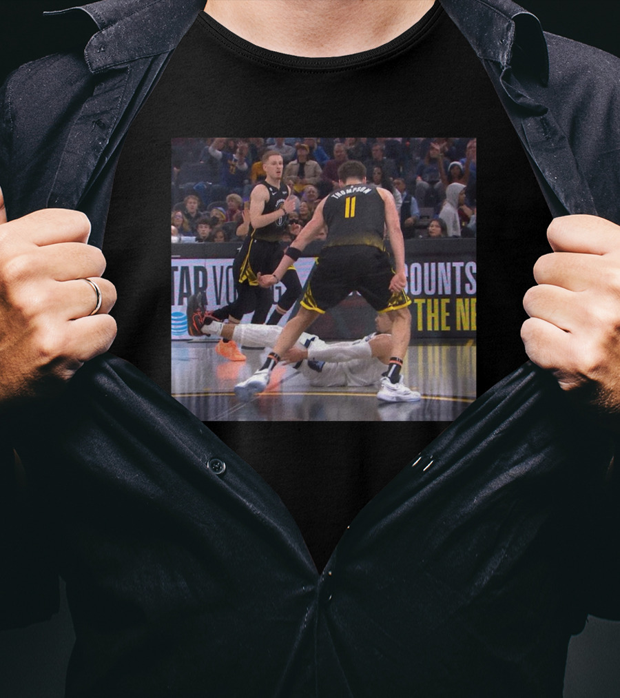 Klay Thompson Beating The Grizzlies On Christmas NBA Game T-Shirt